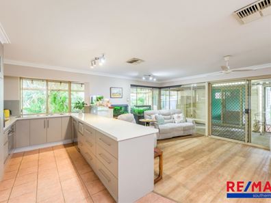 5 Filmer Place, Leeming WA 6149