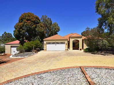 15 Cardinal Drive, The Vines WA 6069