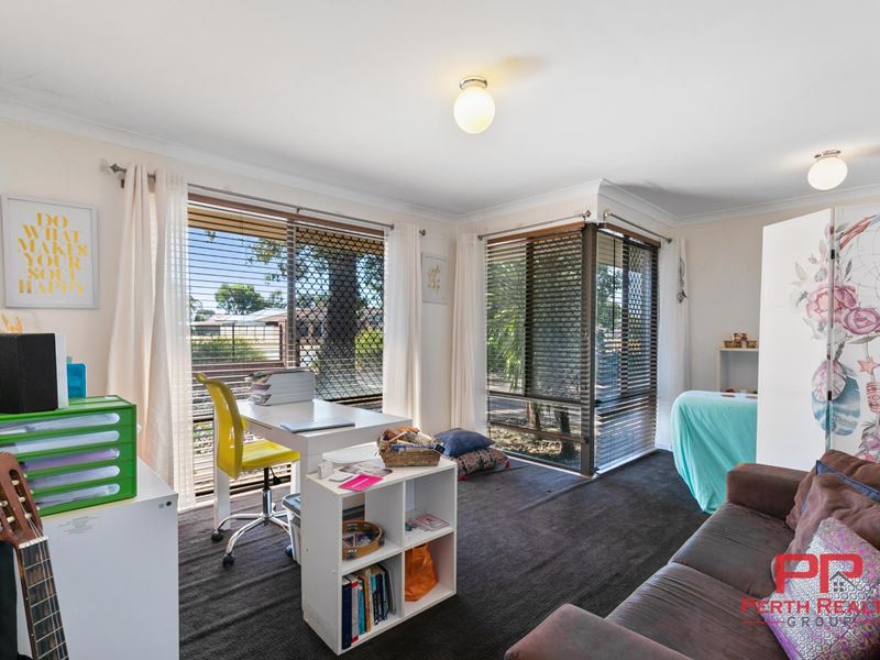 16 Kingfisher Avenue, Ballajura