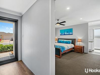27 Fallon Place, Seville Grove WA 6112