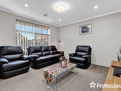 11 Everlasting Avenue, Piara Waters WA 6112