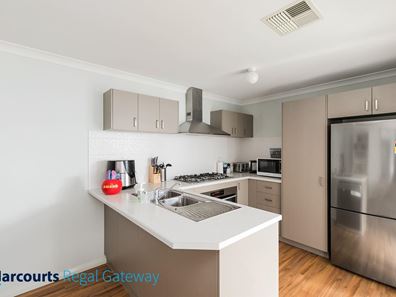 35 Pleasantview Parade, Baldivis WA 6171