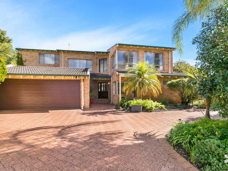 4 Wade Court, Leeming WA 6149