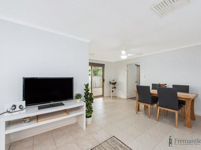 2/2 Bramston Street, Spearwood WA 6163