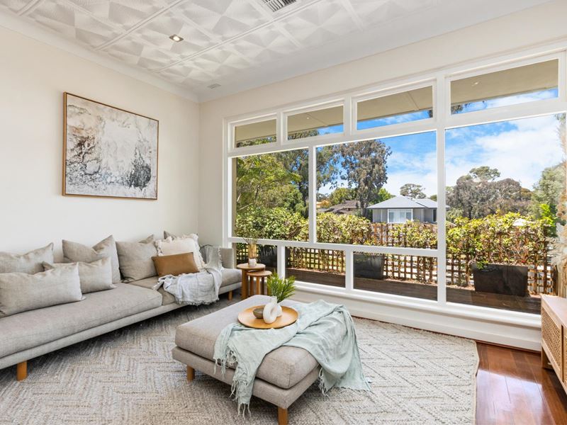 4 Dover Crescent, Wembley Downs