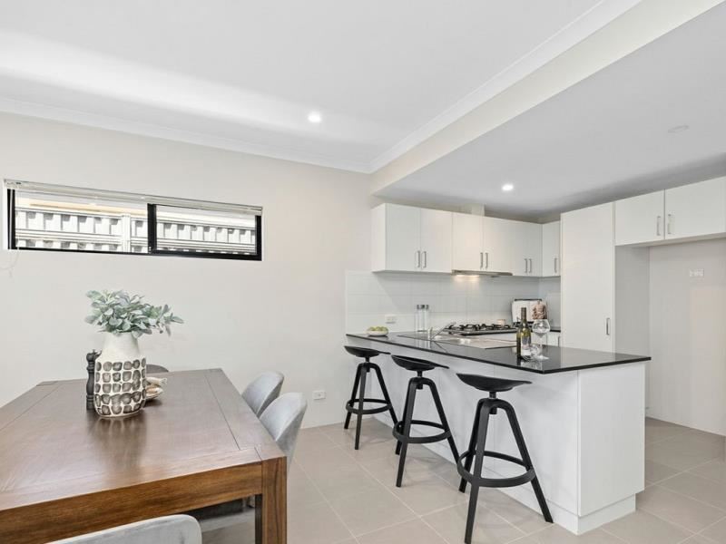 27 Chambered Way, Jindalee