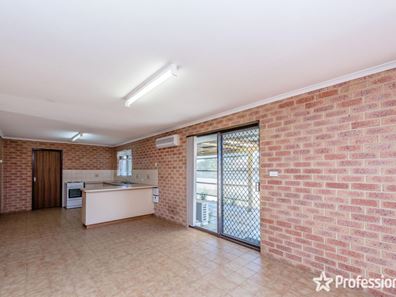 2 King Street, Wonthella WA 6530