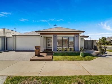 2 Peridot Street, Treeby WA 6164