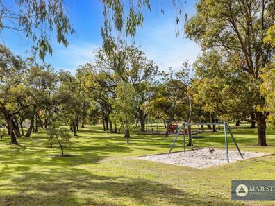 5 Rankin Way, Booragoon WA 6154