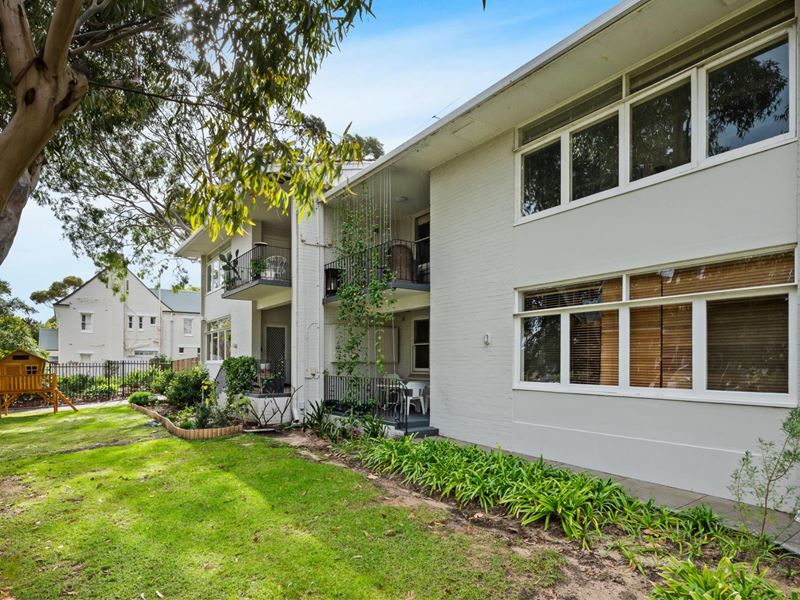 4/16A Richardson Avenue, Claremont WA 6010