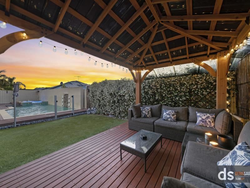 30 Kensington Way, Pearsall