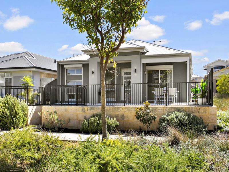 1 Carinthia Lane, Coogee