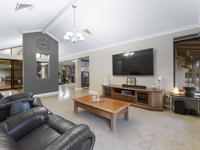 11 Oak Way, Baldivis WA 6171