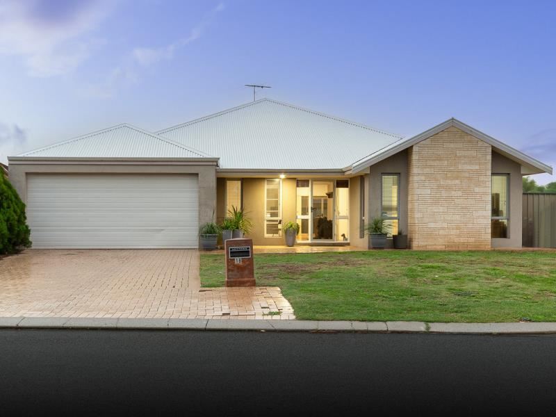 18 Achiever Avenue, Port Kennedy