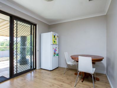 5 Clewlow Court, Withers WA 6230