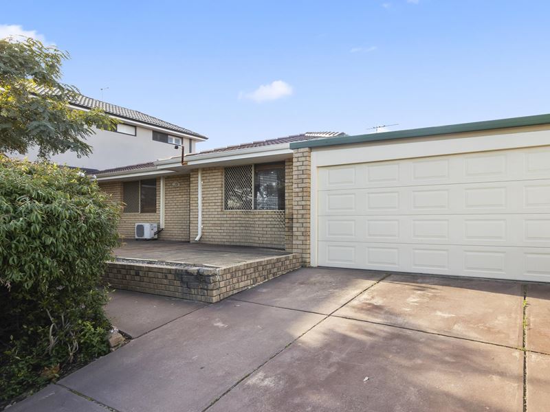 2 Sanford Court, Heathridge WA 6027