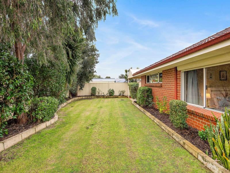 10 Salamanca Boulevard, Seville Grove WA 6112