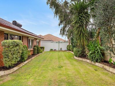 10 Salamanca Boulevard, Seville Grove WA 6112