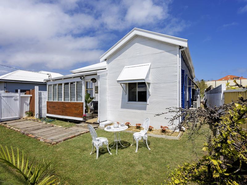 151 Shenton Street, Beachlands WA 6530