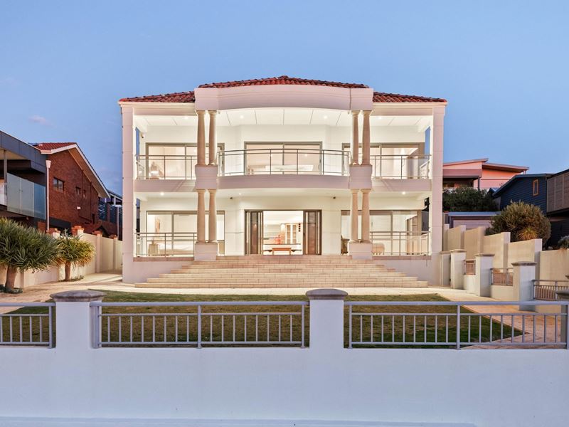 61 Spinaway Parade, Falcon