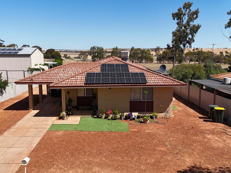 37 Powell Crescent, Quairading WA 6383