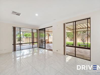 25 Broughton Way, Orelia WA 6167