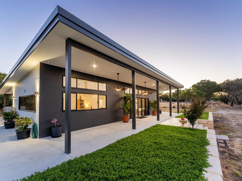 73 Redcourte Road, Bakers Hill