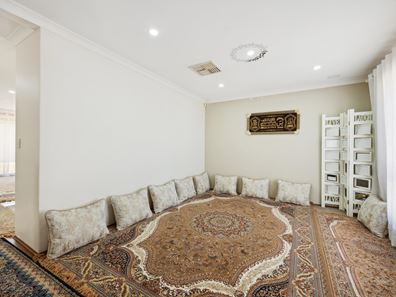 10 Bush Close, Beckenham WA 6107