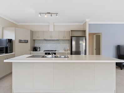 27 Bottrell Way, Canning Vale WA 6155
