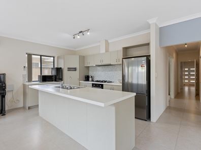 27 Bottrell Way, Canning Vale WA 6155