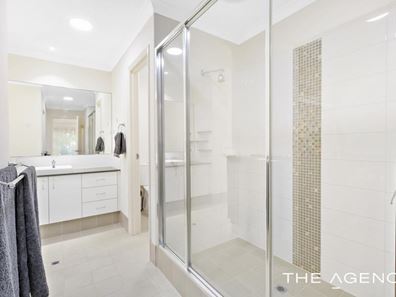 6 Hartz Way, Wandi WA 6167