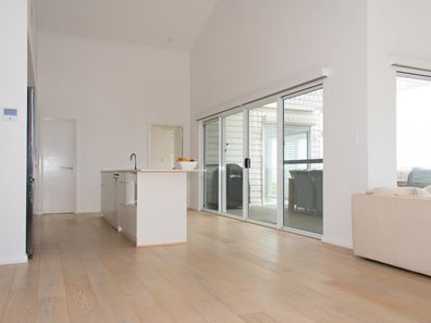 15 Surfside Terrace, Glenfield WA 6532
