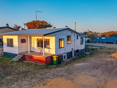 11 Mccormick Street, Seabird WA 6042