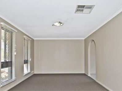 30 Chalmers Avenue, Waikiki WA 6169