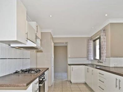 30 Chalmers Avenue, Waikiki WA 6169