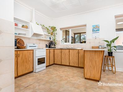 18 Albert Street, Geraldton WA 6530