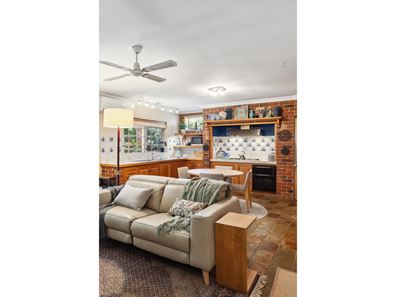 20 Wooloomooloo Road, Greenmount WA 6056