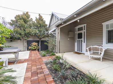 49 London Street, Mount Hawthorn WA 6016