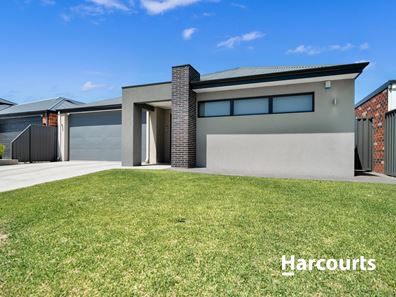 38 Winston Crescent, Viveash WA 6056