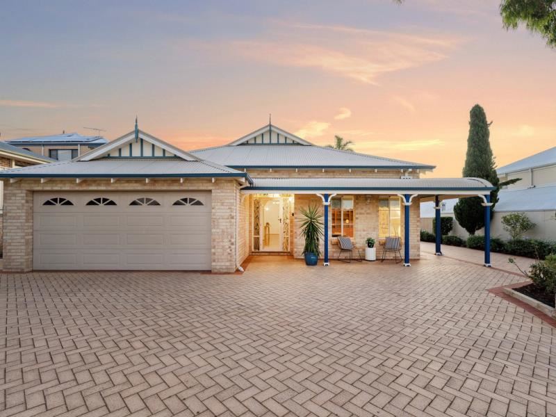 18B Cricklewood Way, Carine WA 6020
