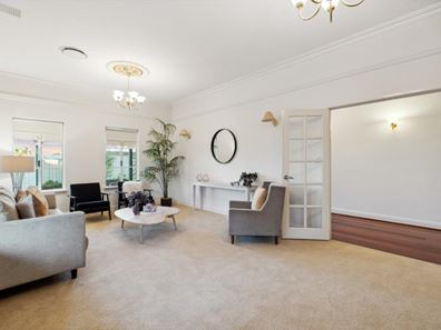 18B Cricklewood Way, Carine WA 6020