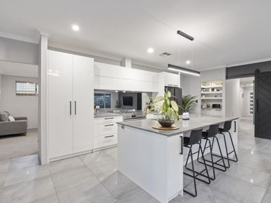 6 Underclub Road, Yanchep WA 6035