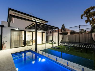18A Mengler Avenue, Claremont WA 6010