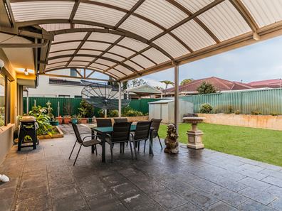 60 Whitfeld Terrace, Winthrop WA 6150