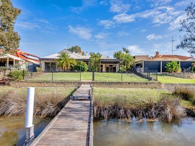 4 ROBERTSON GROVE, South Yunderup WA 6208