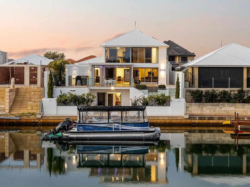 59 SANDPIPER ISLAND RETREAT, Wannanup WA 6210