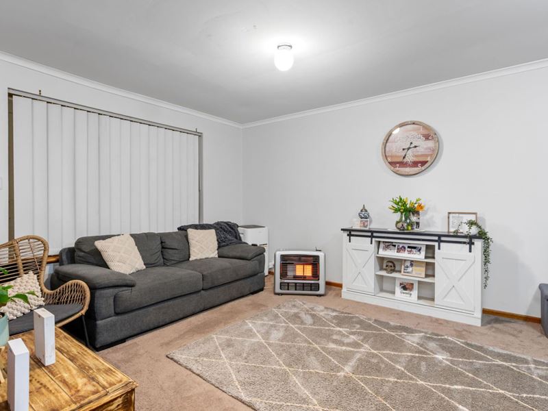 2/2 Steel Place, Boulder WA 6432