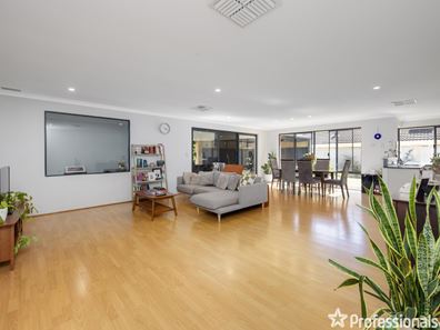 194 Sultana Road East, Forrestfield WA 6058