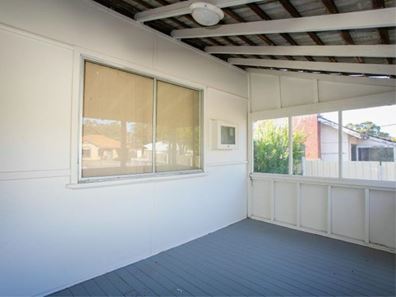 3 Kalara Way, Koongamia WA 6056