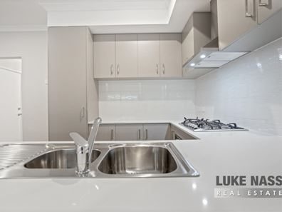 21 Hicks Road, Kelmscott WA 6111